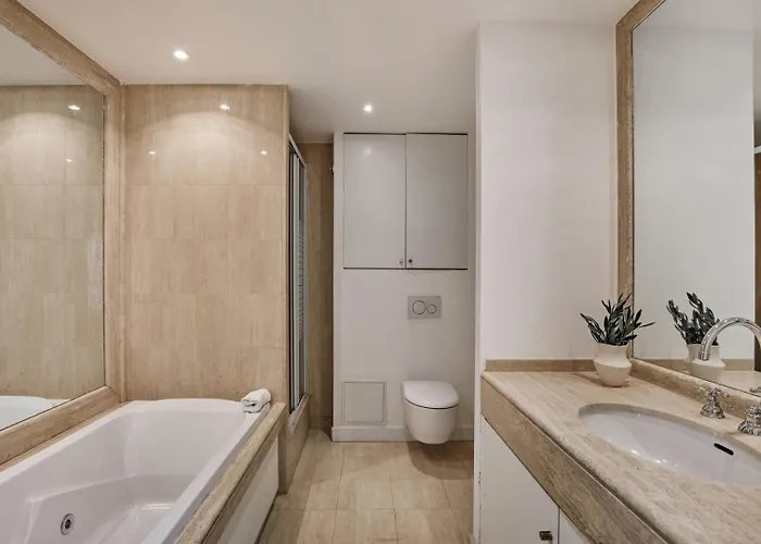 Yaren - 2 A Trocadero * Παρίσι