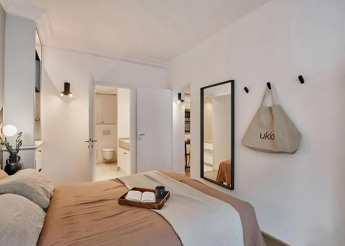 Yaren - 2 A Trocadero Παρίσι